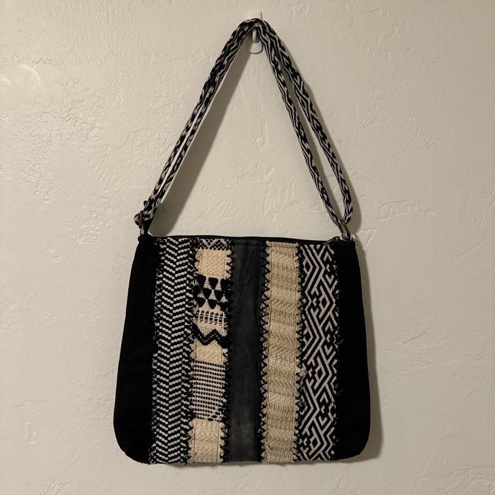 Demdaco Black and Cream Hobo Bag #BoHobag - Picture 2 of 4